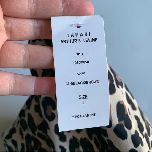 Tahari Arthur S Lavine NWT 2 Piece Set Top & Skirt Leopard Print w/Belt Size 2 - Picture 7 of 8